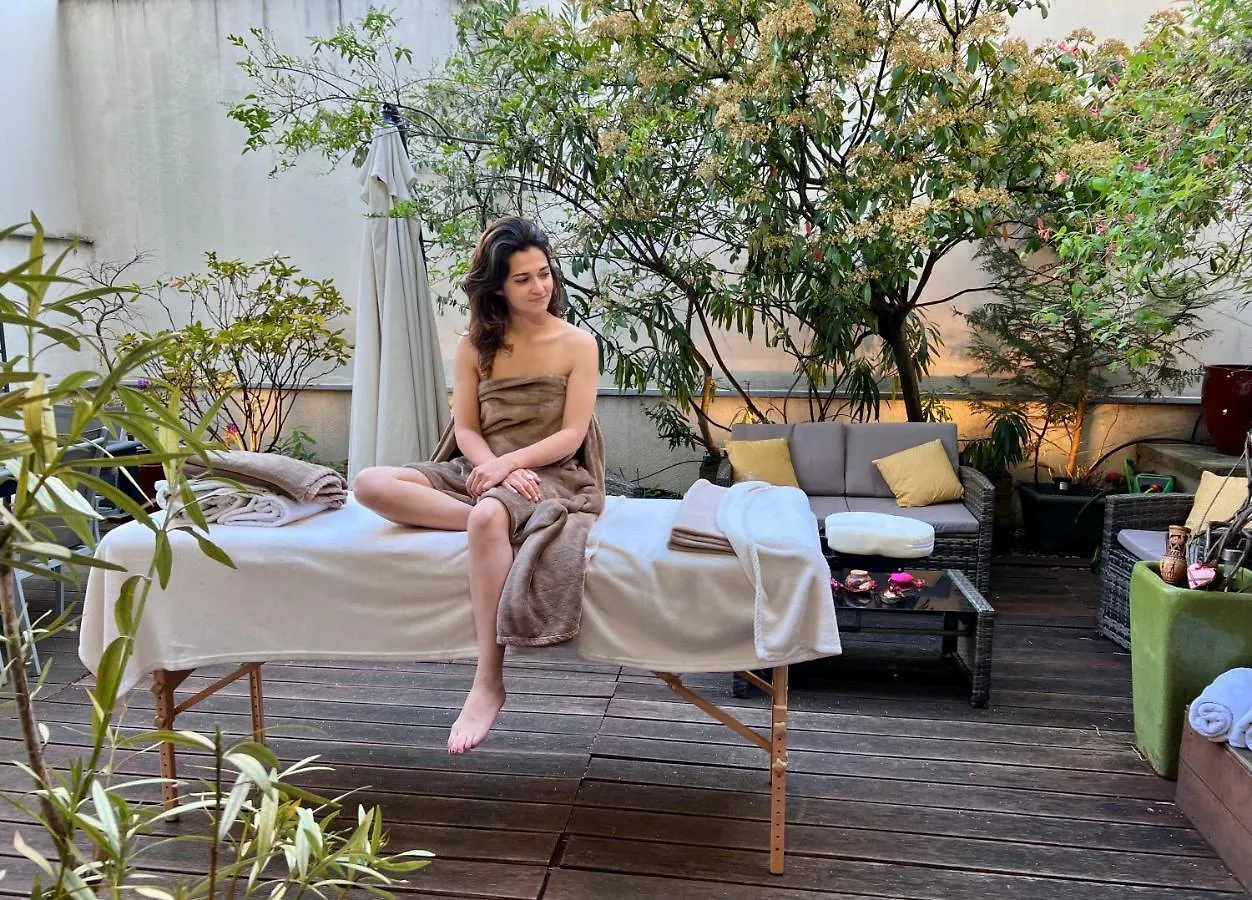 ** Guest house Maison Lavaud Paris France